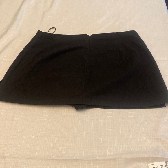 Princess Polly Gigi mini skort size 10. New without tags nor partial label. - Picture 10 of 11